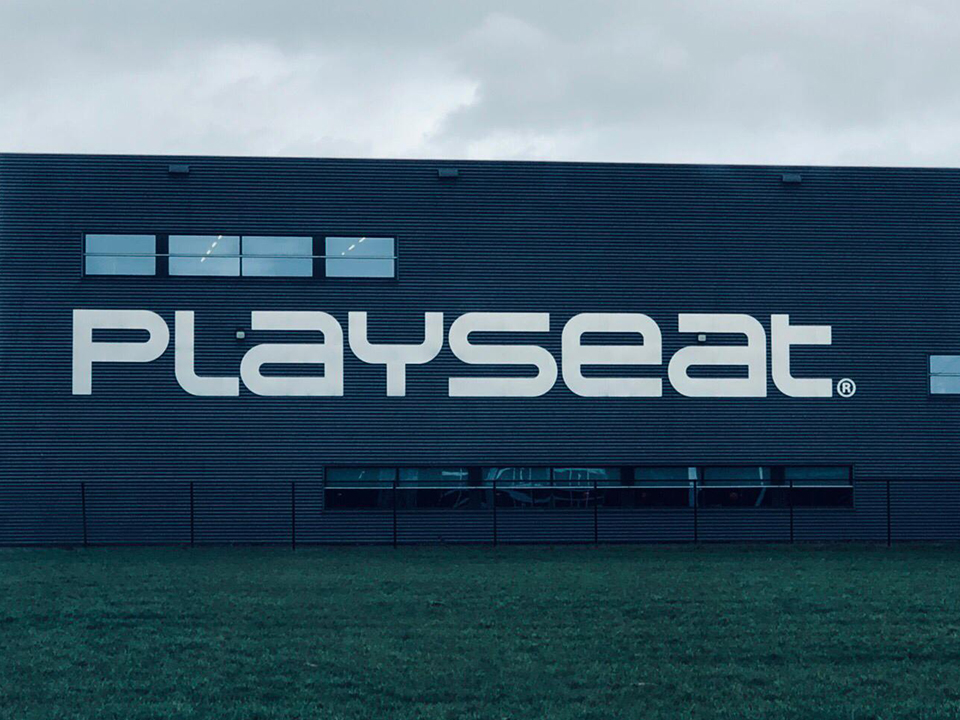 Playseat_gevelbelettering