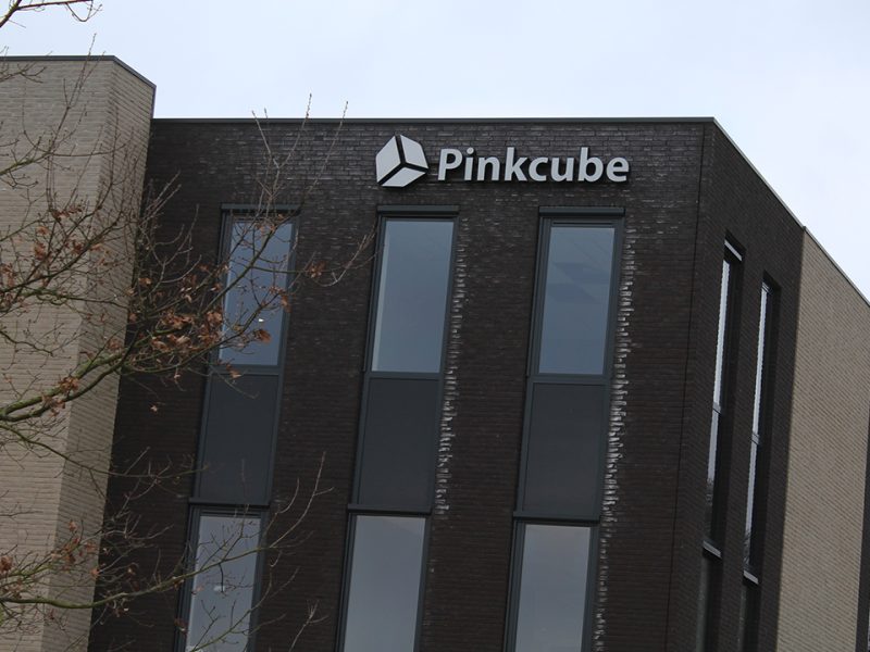 Gevelbellettering_Pinkcube_1