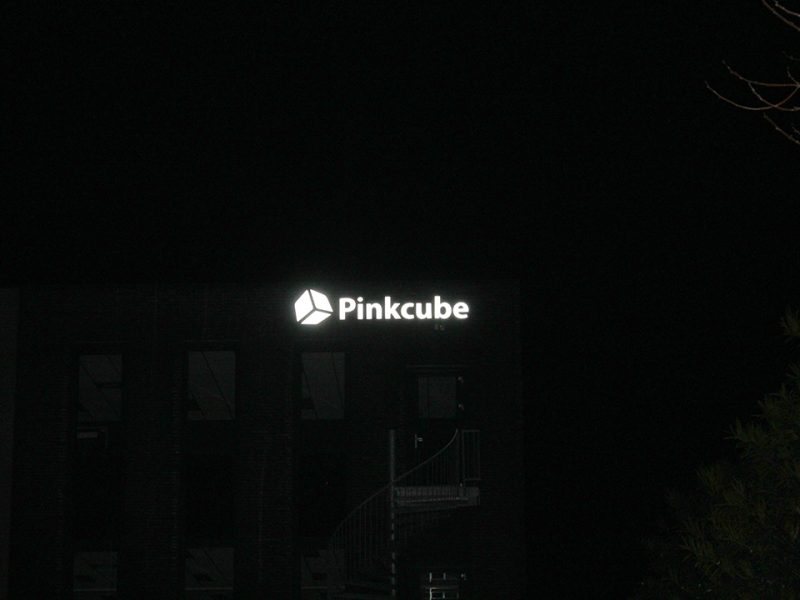 Gevelbellettering_Pinkcube_2
